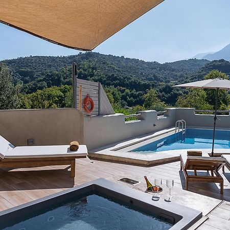 Verekinthos Villas - Pool, Hot Tub, Bbq, Kids Playground, Stunning Mountain Views Yerolákkos Dış mekan fotoğraf