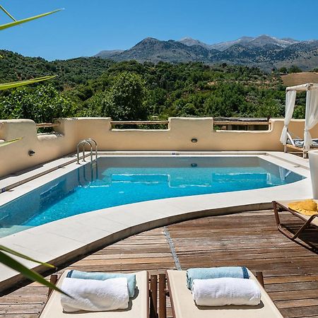 Verekinthos Villas - Pool, Hot Tub, Bbq, Kids Playground, Stunning Mountain Views Yerolákkos Dış mekan fotoğraf