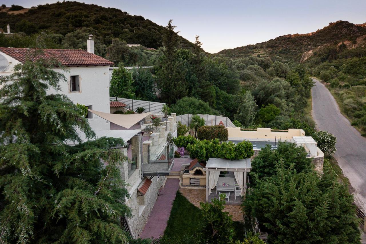 Verekinthos Villas - Pool, Hot Tub, Bbq, Kids Playground, Stunning Mountain Views Yerolákkos Dış mekan fotoğraf