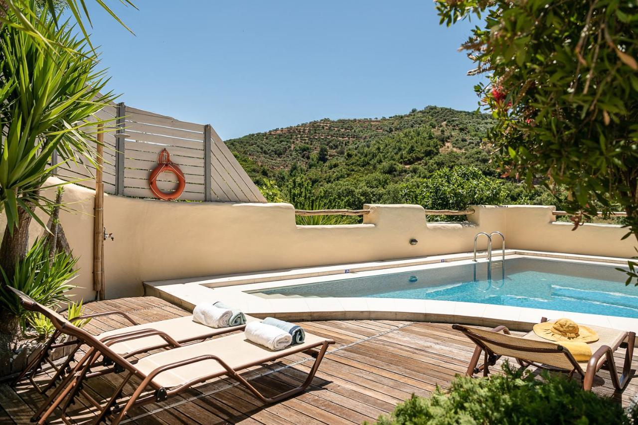 Verekinthos Villas - Pool, Hot Tub, Bbq, Kids Playground, Stunning Mountain Views Yerolákkos Dış mekan fotoğraf
