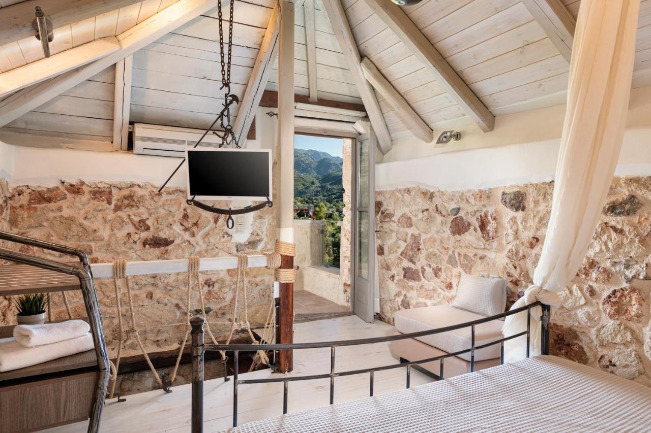 Verekinthos Villas - Pool, Hot Tub, Bbq, Kids Playground, Stunning Mountain Views Yerolákkos Dış mekan fotoğraf