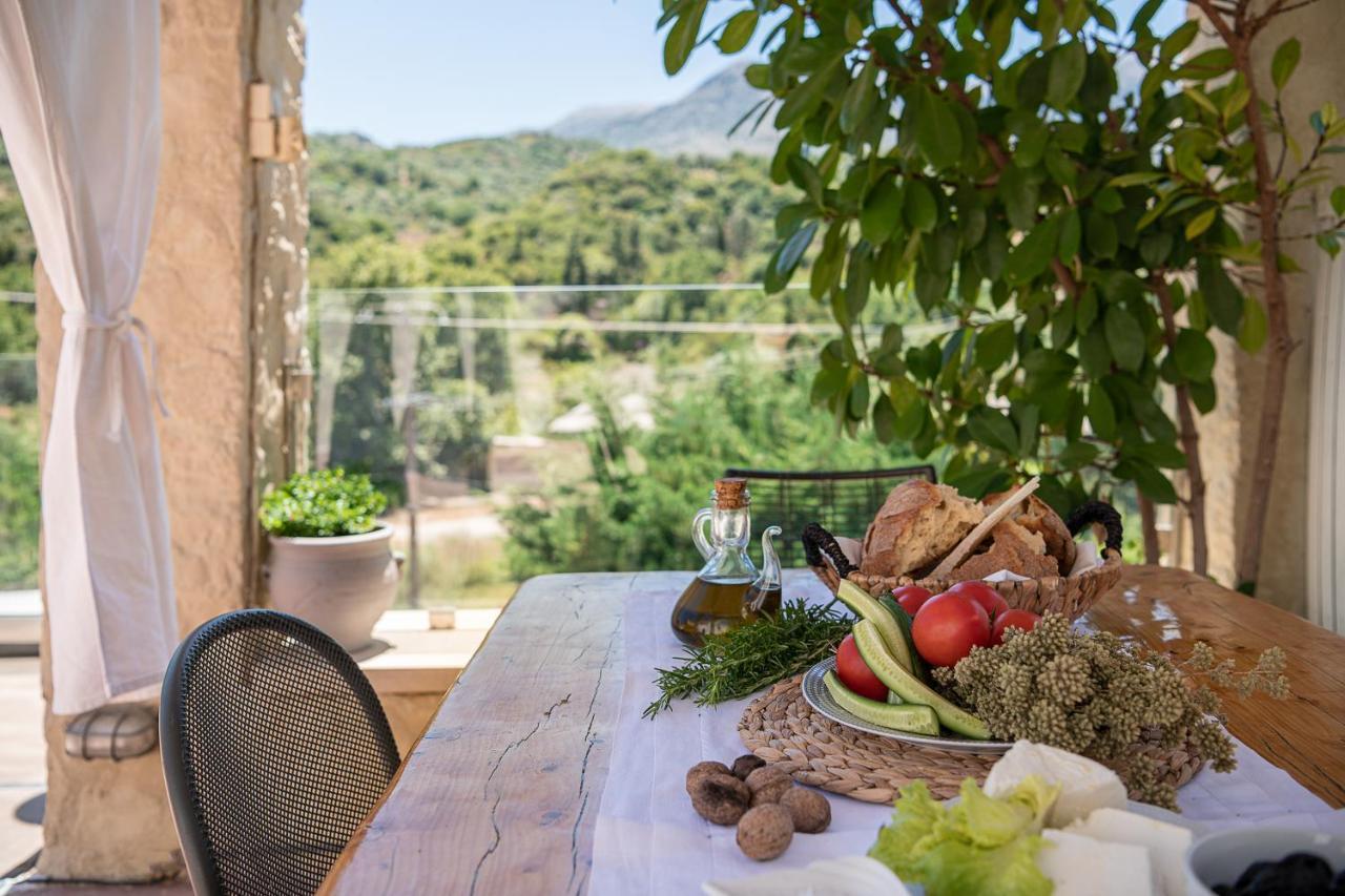Verekinthos Villas - Pool, Hot Tub, Bbq, Kids Playground, Stunning Mountain Views Yerolákkos Dış mekan fotoğraf