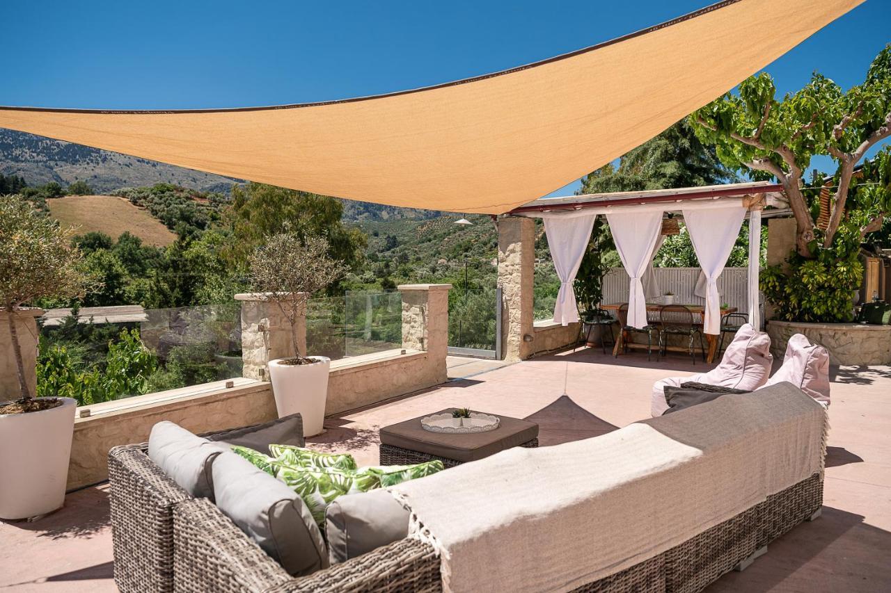 Verekinthos Villas - Pool, Hot Tub, Bbq, Kids Playground, Stunning Mountain Views Yerolákkos Dış mekan fotoğraf