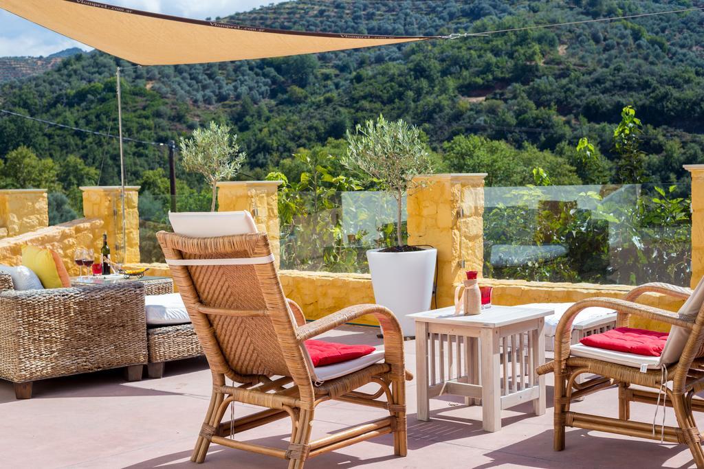 Verekinthos Villas - Pool, Hot Tub, Bbq, Kids Playground, Stunning Mountain Views Yerolákkos Dış mekan fotoğraf