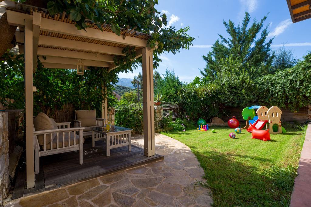 Verekinthos Villas - Pool, Hot Tub, Bbq, Kids Playground, Stunning Mountain Views Yerolákkos Dış mekan fotoğraf
