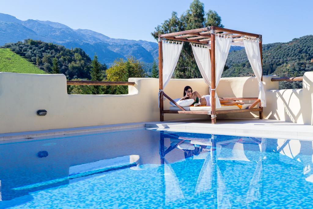 Verekinthos Villas - Pool, Hot Tub, Bbq, Kids Playground, Stunning Mountain Views Yerolákkos Dış mekan fotoğraf