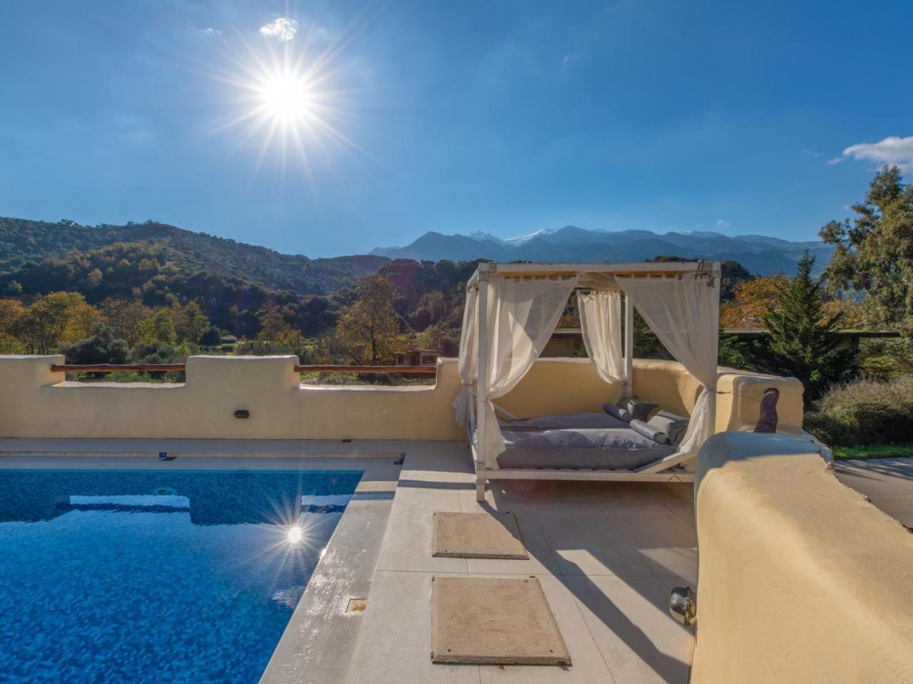 Verekinthos Villas - Pool, Hot Tub, Bbq, Kids Playground, Stunning Mountain Views Yerolákkos Dış mekan fotoğraf